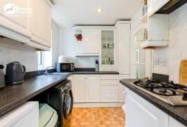 3 bedroom, Detached house for sale