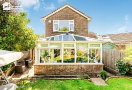 3 bedroom, Detached house for sale