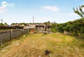 3 bedroom, Semi-detached house for sale