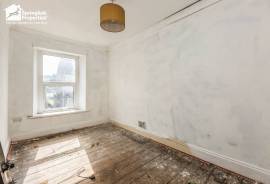 3 bedroom, Semi-detached house for sale