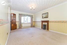 5 bedroom, Detached house for sale