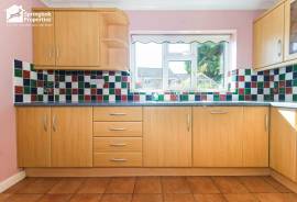 5 bedroom, Detached house for sale