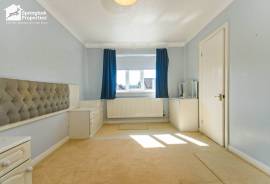 5 bedroom, Detached house for sale