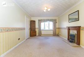 5 bedroom, Detached house for sale