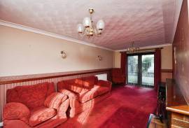 3 bedroom, Semi-detached house for sale