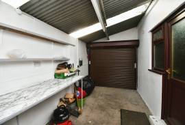 3 bedroom, Semi-detached house for sale