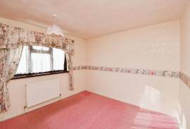 3 bedroom, Semi-detached house for sale