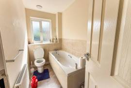 3 bedroom, Detached house for sale