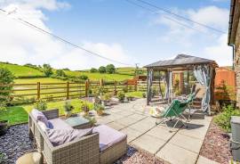 2 bedroom, Semi-detached house for sale