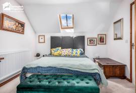 2 bedroom, Semi-detached house for sale