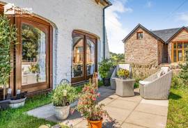 2 bedroom, Semi-detached house for sale