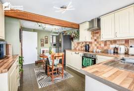 2 bedroom, Semi-detached house for sale