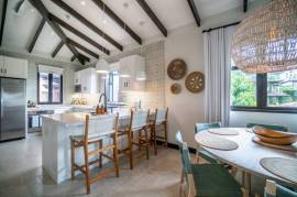 18 Calle La Ronda: Remodeled 4-Bedroom Home with Studio Apartment Just Steps from Playa Danta in Las Catalinas