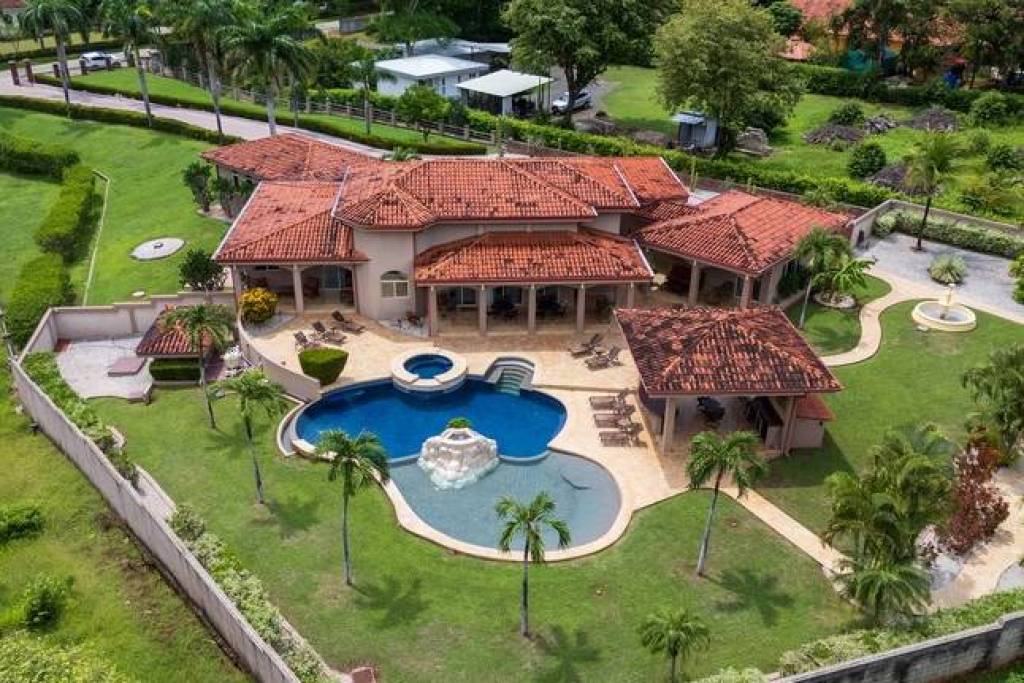 Casa La Salle, Catalina Cove 46: Luxury Estate with Guest House & Resort-Style Pool Near Playa Conchal