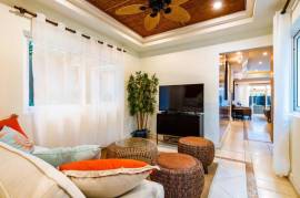 Bocaraca #4: Luxury 3-Bedroom Condo Just Steps from the Beach!