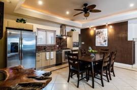 Bocaraca #4: Luxury 3-Bedroom Condo Just Steps from the Beach!