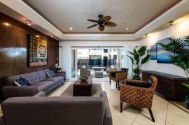 Bocaraca #4: Luxury 3-Bedroom Condo Just Steps from the Beach!