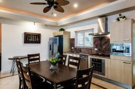 Bocaraca #4: Luxury 3-Bedroom Condo Just Steps from the Beach!