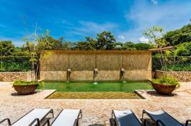 Bocaraca #4: Luxury 3-Bedroom Condo Just Steps from the Beach!
