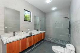 Casa Valle Escondido: Modern 3-Bedroom Home with Guest Studio and Pool Near Tamarindo