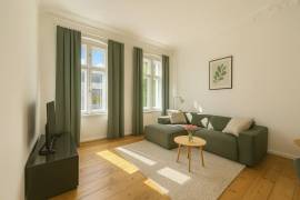 Ready to Move! Spacious 2-Room Altbau in Guntzelkiez Wilmersdorf