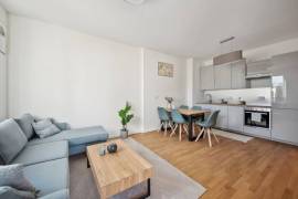 Rented with First Citiz: Bright furnished 3-room apartment with balcony close to Boxhagener Platz
