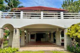 Palm Beach Village: 4 Bedroom Villa
