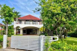 Palm Beach Village: 4 Bedroom Villa