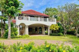 Palm Beach Village: 4 Bedroom Villa