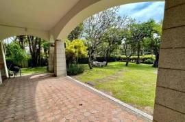 Palm Beach Village: 4 Bedroom Villa