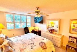 106 Half Moon Circle B1, Hypoluxo, FL 33462