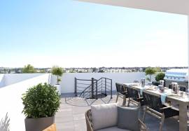 Modern 3 Bedroom Top Floor Apartment With Roof Garden - Larnaca Town Centre