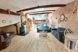 6 room, 160m2 Village house for sale in Castelnau de guers - 260 000 € *