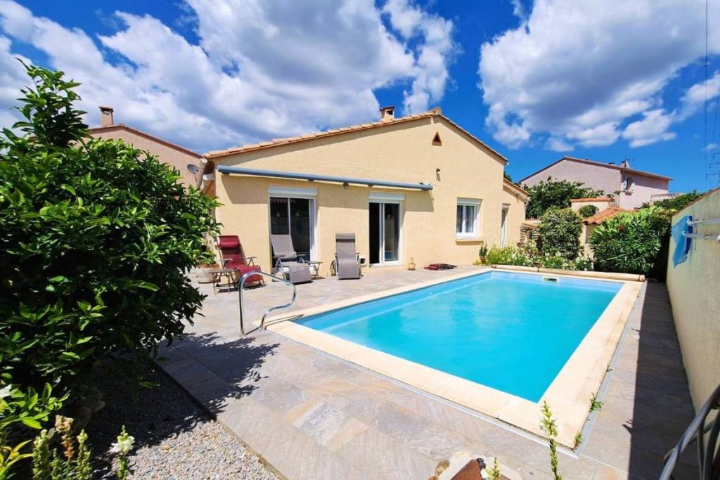 5 room, 115m2 Villa for sale in Saint genis des fontaines - 329 000 € *