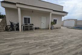 WONDERFUL VILLA WITH SWIMMING POOL AND GUEST ANNEX