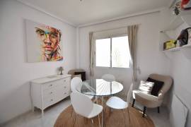 LOVELY 2/3 BEDROOM VILLA IN CIUDAD QUESADA WITH LAKE AND SEA VIEWS