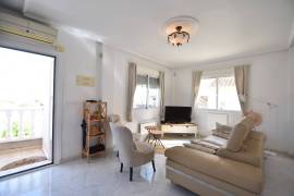 LOVELY 2/3 BEDROOM VILLA IN CIUDAD QUESADA WITH LAKE AND SEA VIEWS