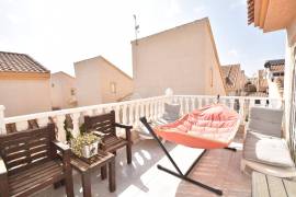 LOVELY 2/3 BEDROOM VILLA IN CIUDAD QUESADA WITH LAKE AND SEA VIEWS