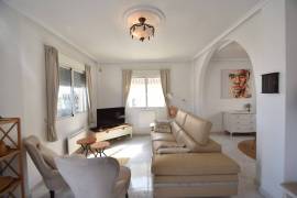 LOVELY 2/3 BEDROOM VILLA IN CIUDAD QUESADA WITH LAKE AND SEA VIEWS