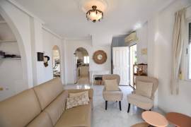 LOVELY 2/3 BEDROOM VILLA IN CIUDAD QUESADA WITH LAKE AND SEA VIEWS