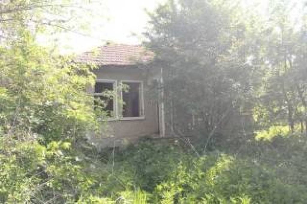 Property for total renovation in Vinograd North of VT Pay Monthly