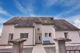 Maison familiale vue sur le château de seuilly