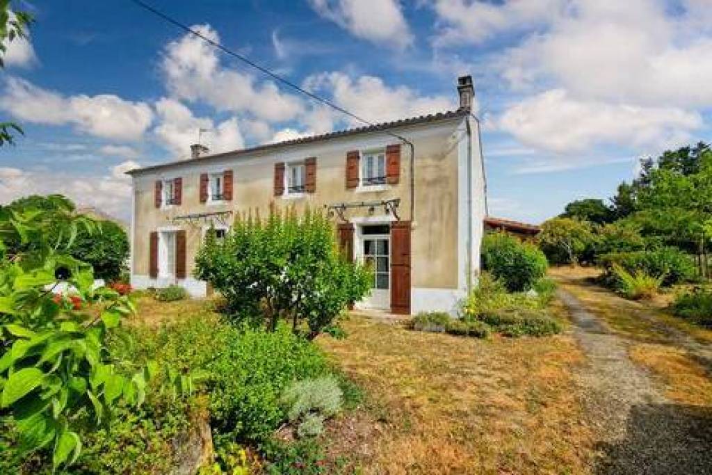 Maison à vendre 5 pièces proche de SURGERES (17)