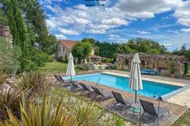 Propriete à vendre 10 pièces FONGRAVE (47) maison de 300m2 sur terrain de 1,43ha