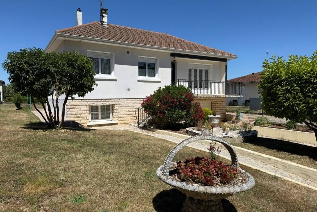 3 Bedroom Ruffec Town Centre Property In a Quiet Location With Garages