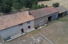 Spacious Country House in a Peaceful Hamlet Near Sauze-Vaussais