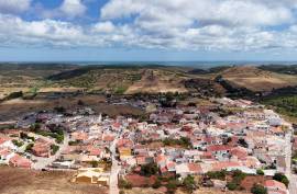 Completely refurbished 2 bedroom villa in the center of Budens - Vila do Bispo