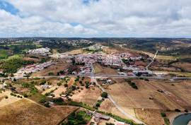 Completely refurbished 2 bedroom villa in the center of Budens - Vila do Bispo