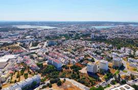 Land with 4,800m2 Rustic and Urban with Construction Feasibility of 29 Apartments in Portimão