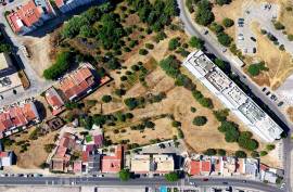Land with 4,800m2 Rustic and Urban with Construction Feasibility of 29 Apartments in Portimão